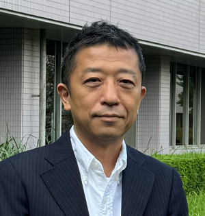 山崎隆広氏