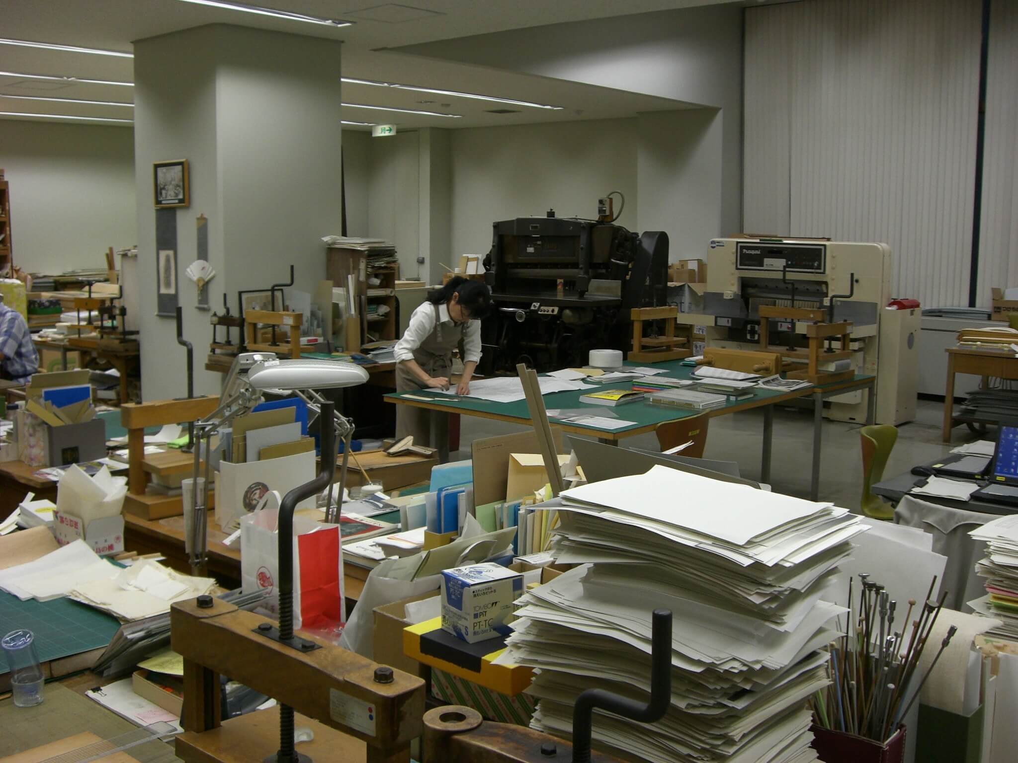 資料保全室の仕事 東京都立図書館