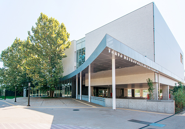 多摩図書館の外観