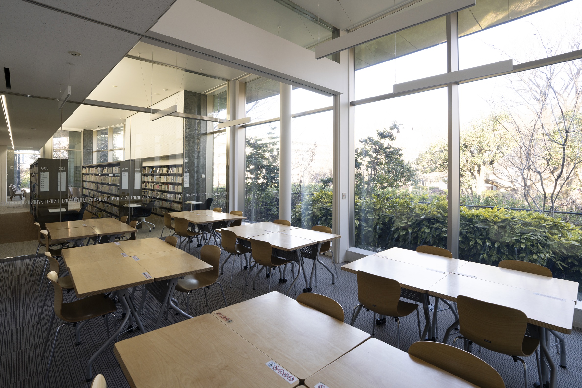 多摩図書館グループ閲覧室の写真（令和8年1月撮影）