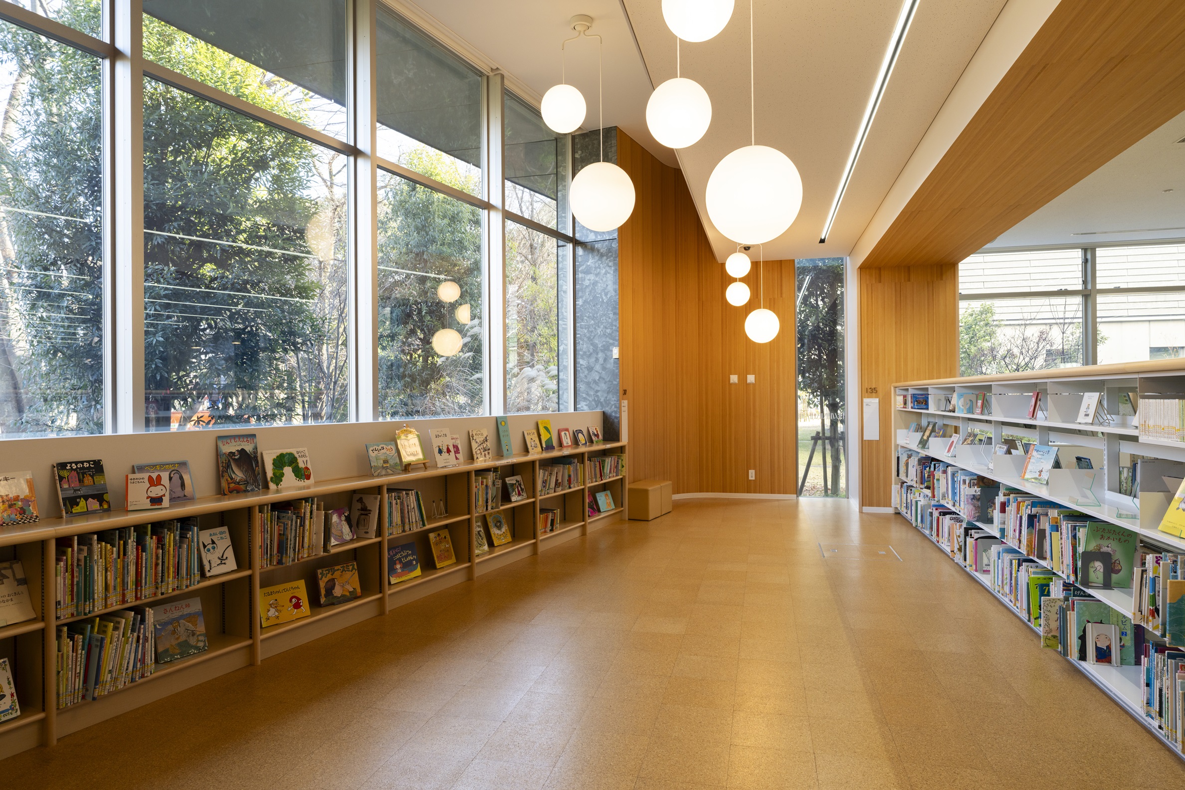 多摩図書館えほんのこべやの写真（令和8年1月撮影）