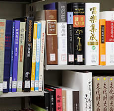 Image：중국어 및 한국·조선어 도서 자료 코너
