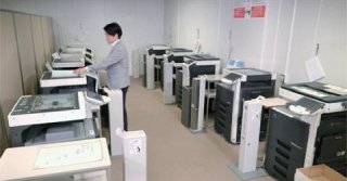 複合機で複写をしている写真